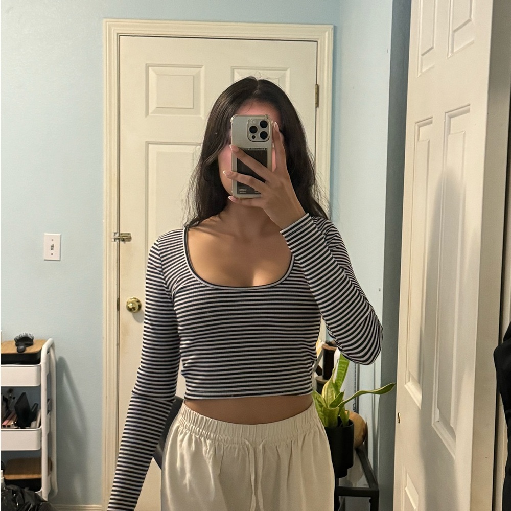 Long Sleeve Crop Top